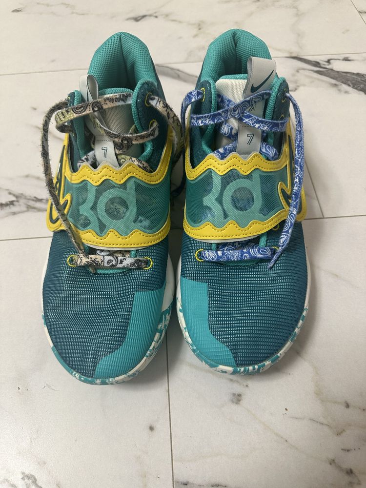 Nike Kd trey x5.
