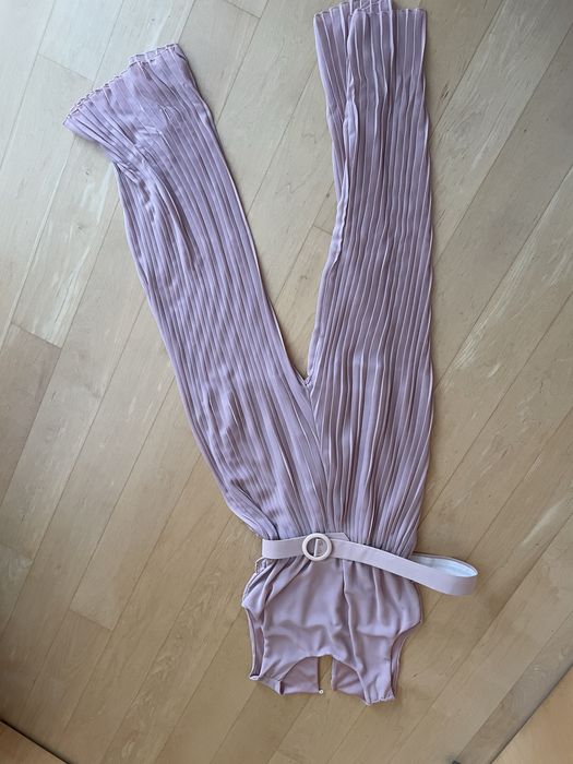 Macacão rosa plissado, tamanho S