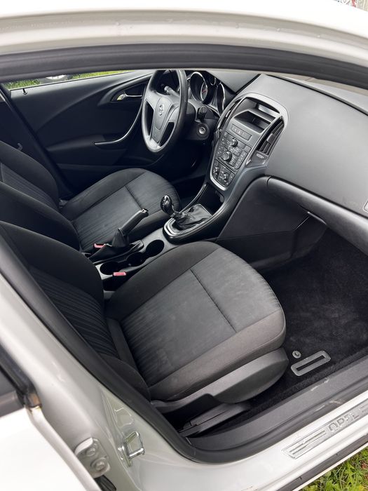 Opel Astra J 1.4 2010r Klima