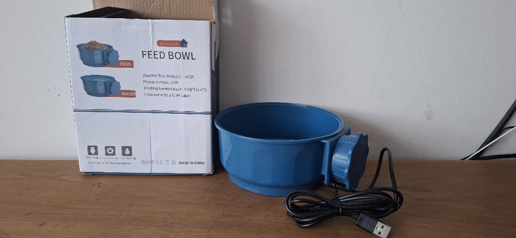 Podgrzewana miska na wodę dla psów i kotów 600ml