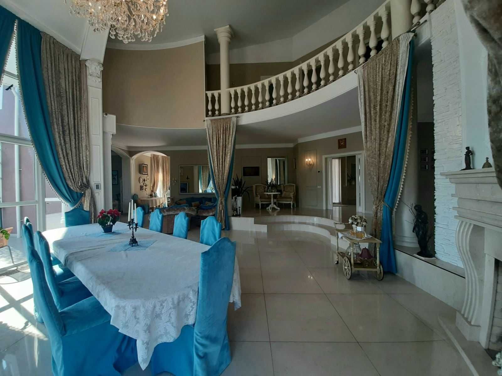 Дом 800 кв. VIP-уровня. Бассейн с подогревом, сауна, бильярд,генератор