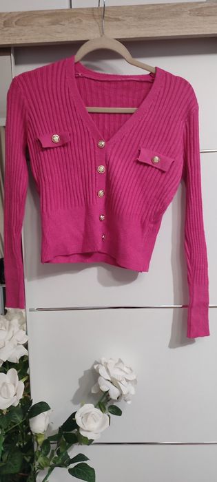 Sweter damski rozpinany krótki różowy złote guziki