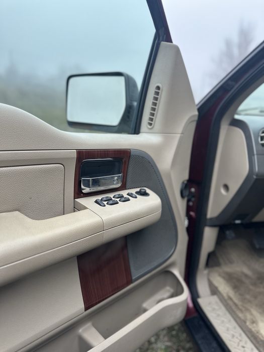 Ford F-150 Lariat повний привід•в доброму стані