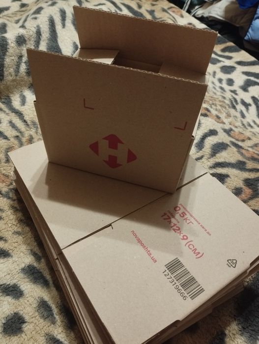 Коробки Нова пошта