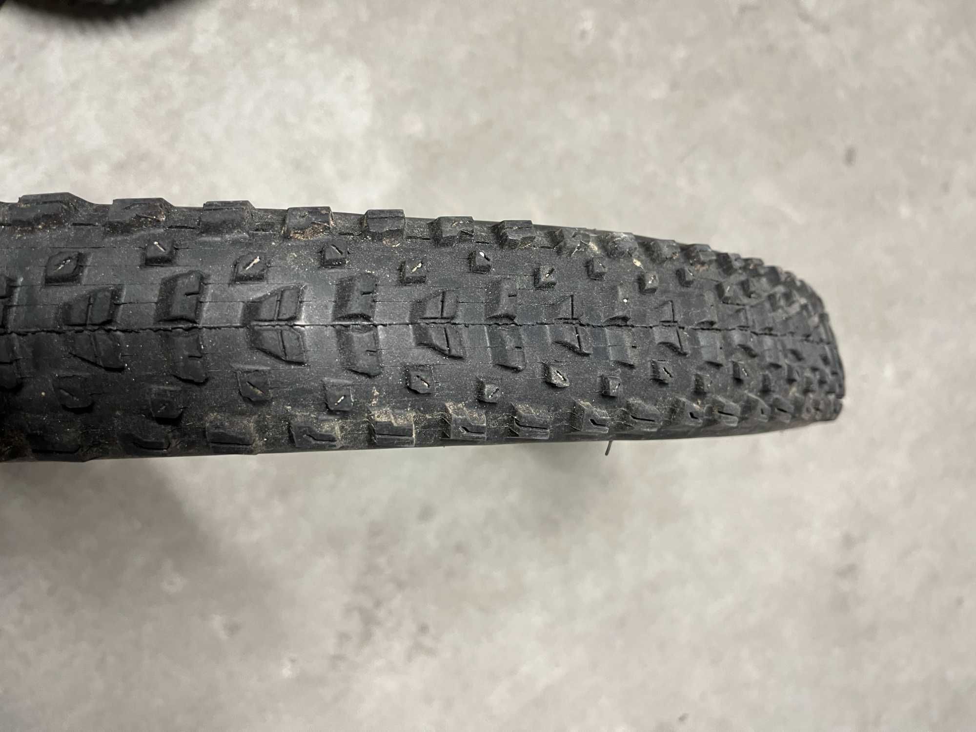 opona Maxxis Rekon 29 x 2,40 skinwall, tan