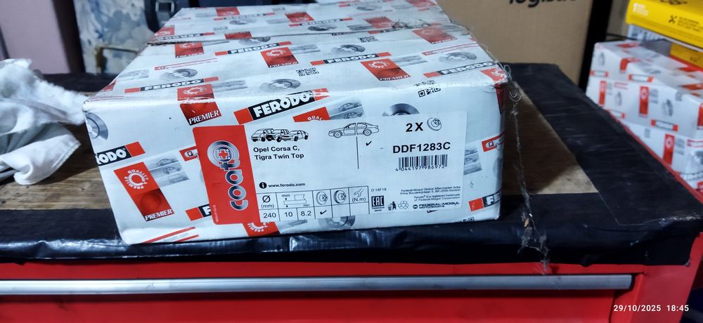 Várias peças para automóveis