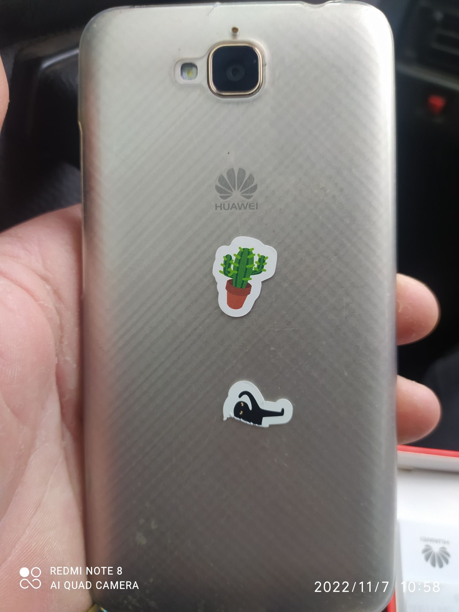 Продам телефон Huawei
