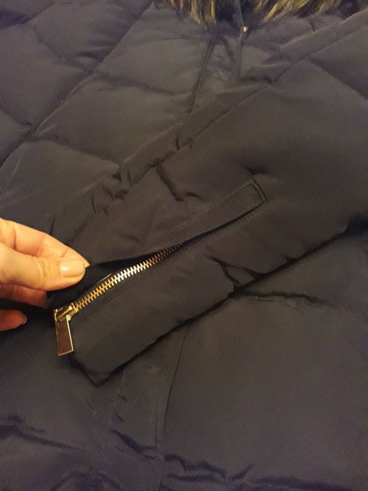 женский пуховик Zara.