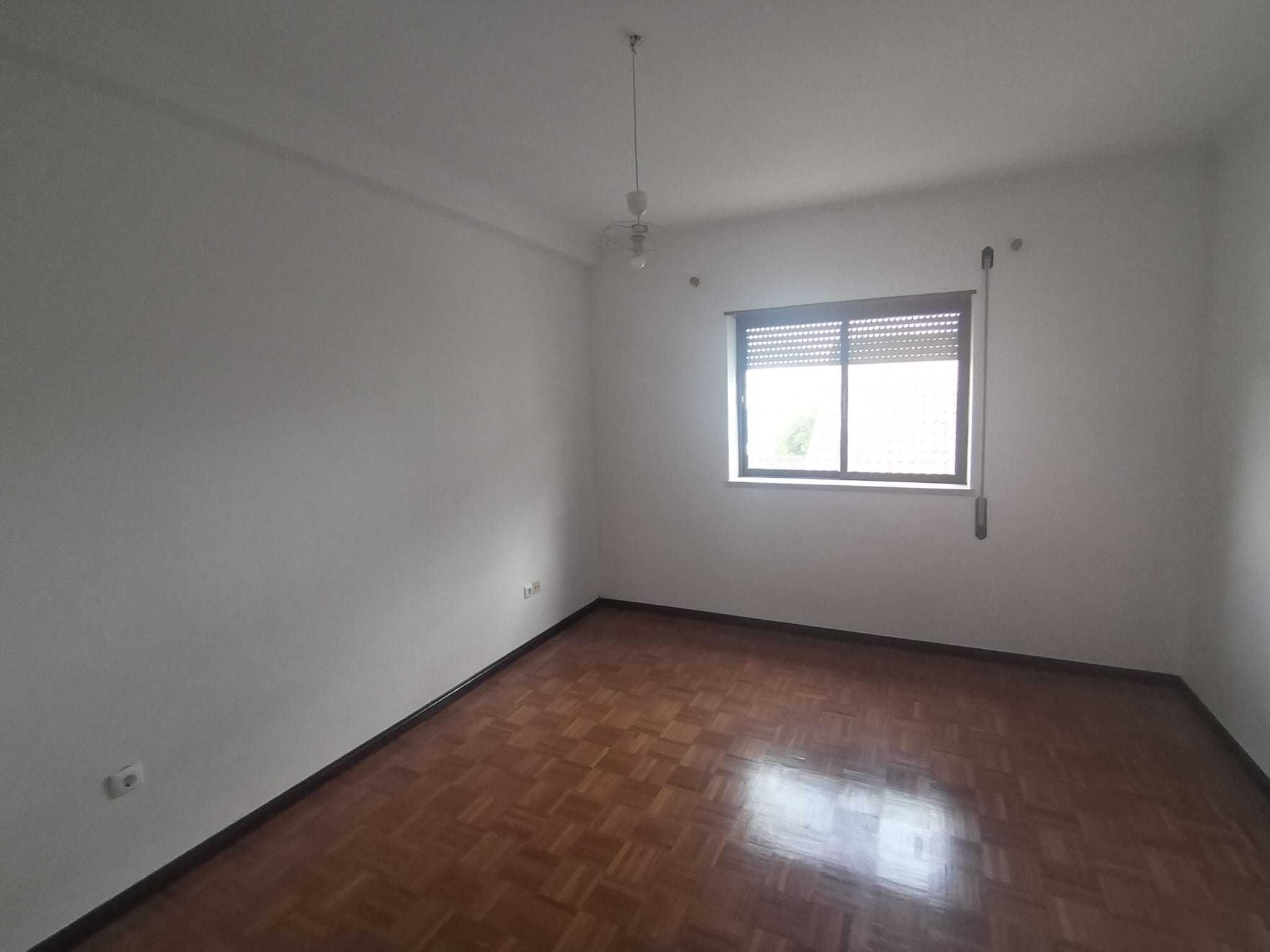 Apartamento T2 Torres Novas com garagem e arrecadação
