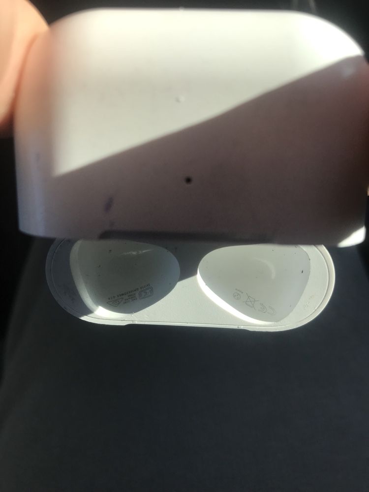 Зарядний кейс AirPods 3