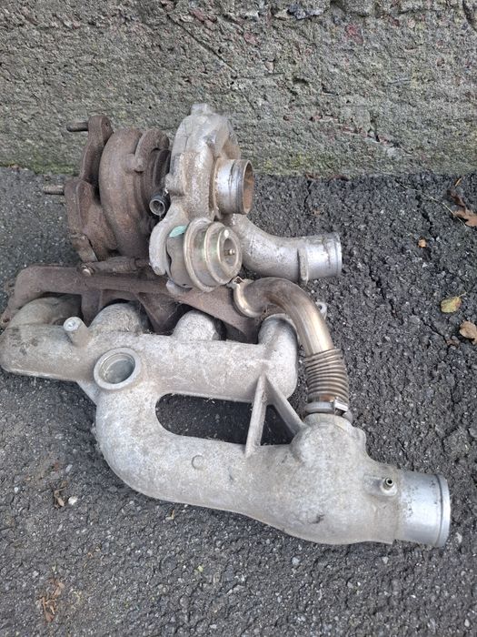 Колектор впускний/випускний