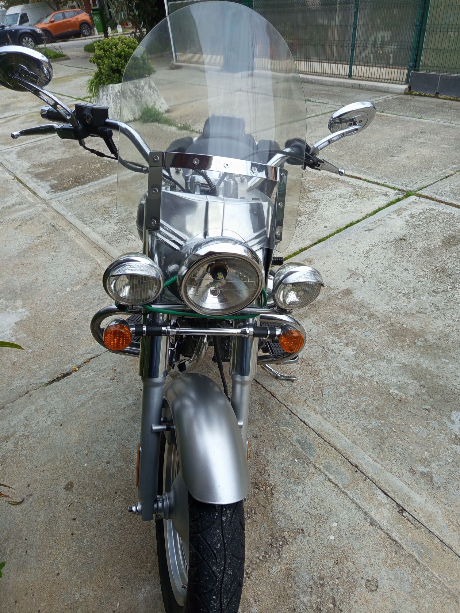 Mota Land Cruiser 250