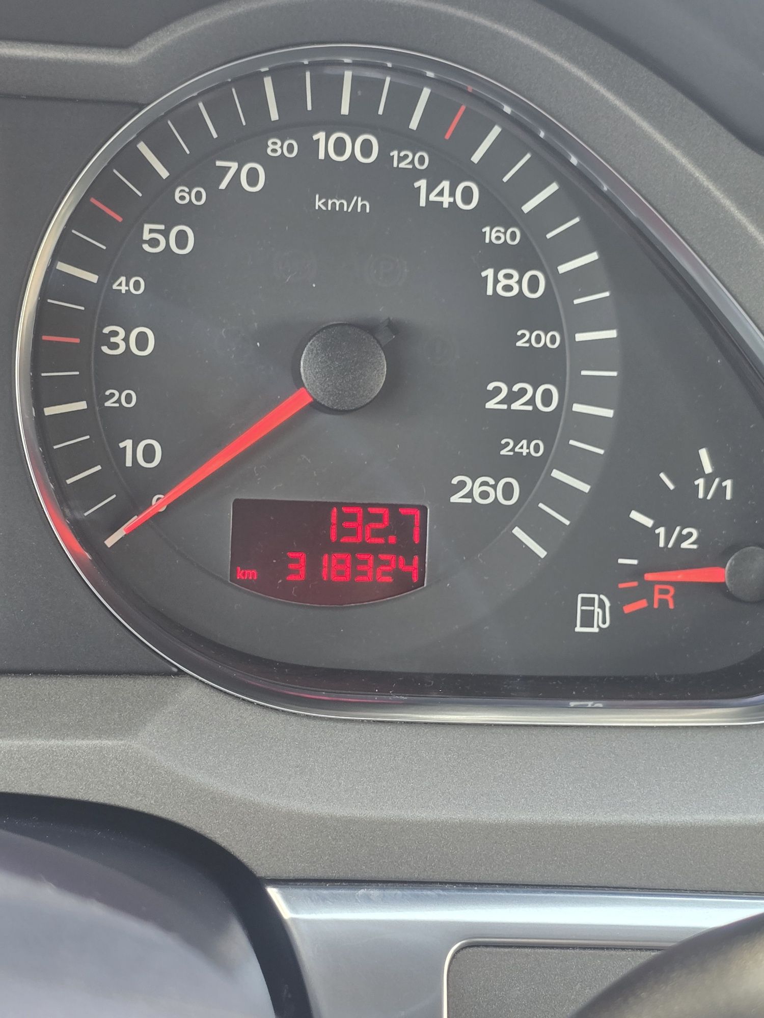 Audi А6 С6
2006.року
2.0 бензин 125кВт-170к.с.
GPS навігація, датчики