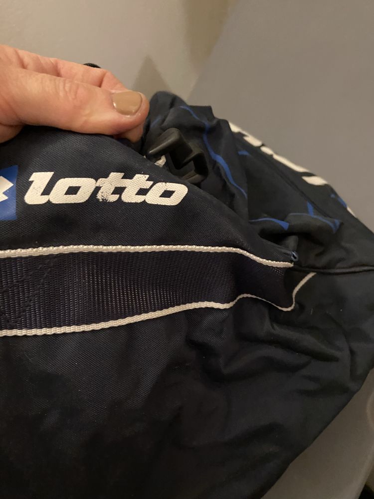 Mala azul ideal para ir ao ginasio ou ir de viagem