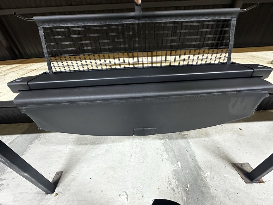 Шторка багажника полиця задня toyota avensis T25 авенсіс