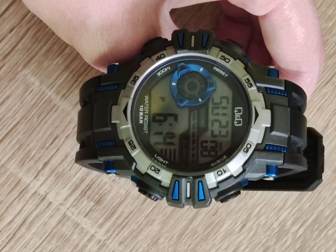 Наручные мужские часы Q&Q M165-801