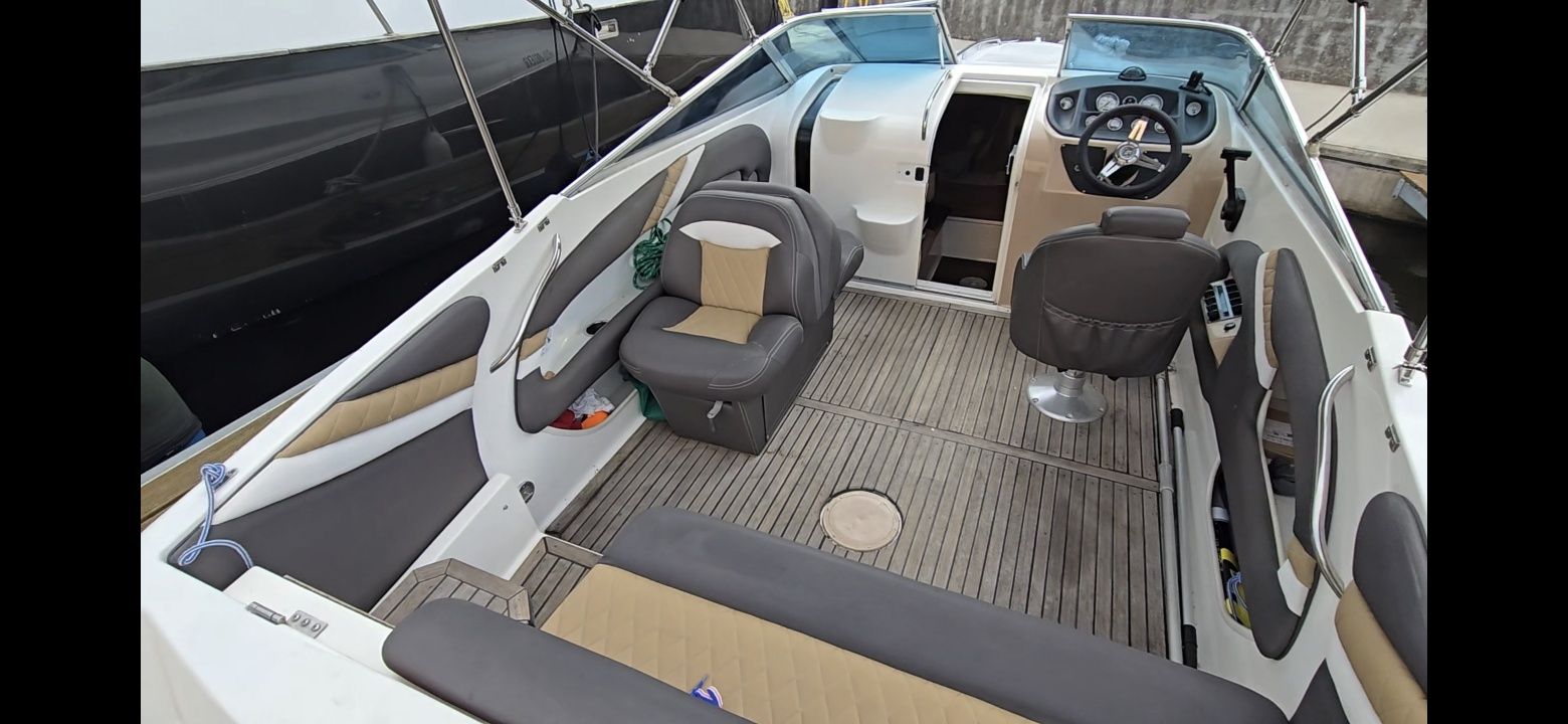 Sprzedam Motorówkę WellCraft 240 ( 8m dł. , 259szer) Super Stan