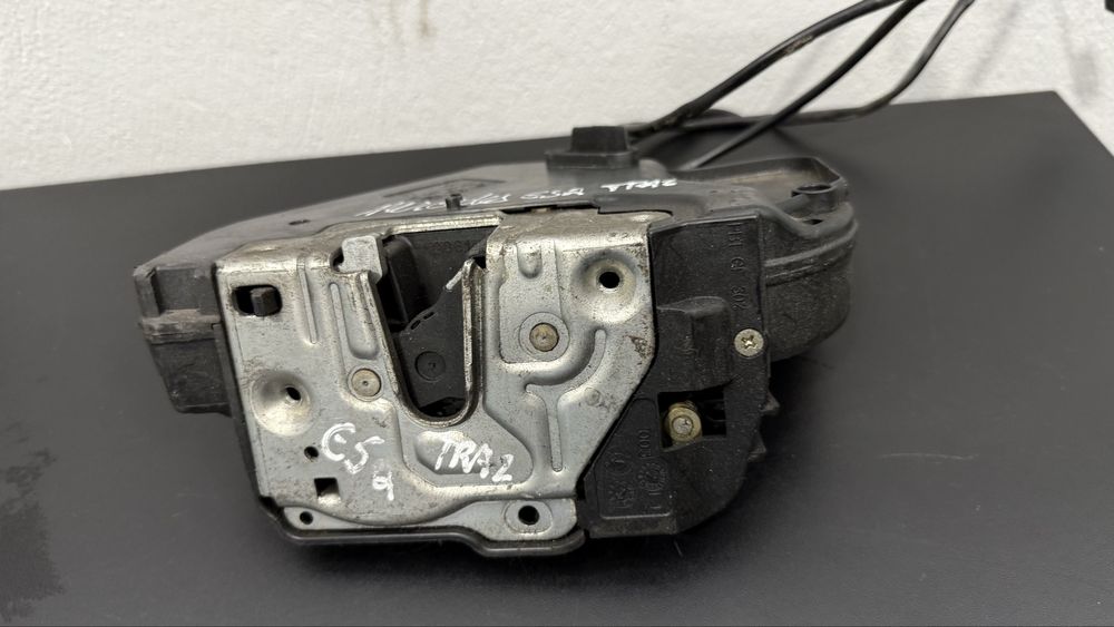 Fechadura da porta traseira esquerda mercedes w203 c220 carrinha