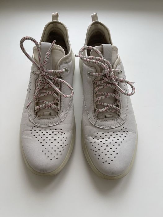 Кросівки шкіряні білі Ecco