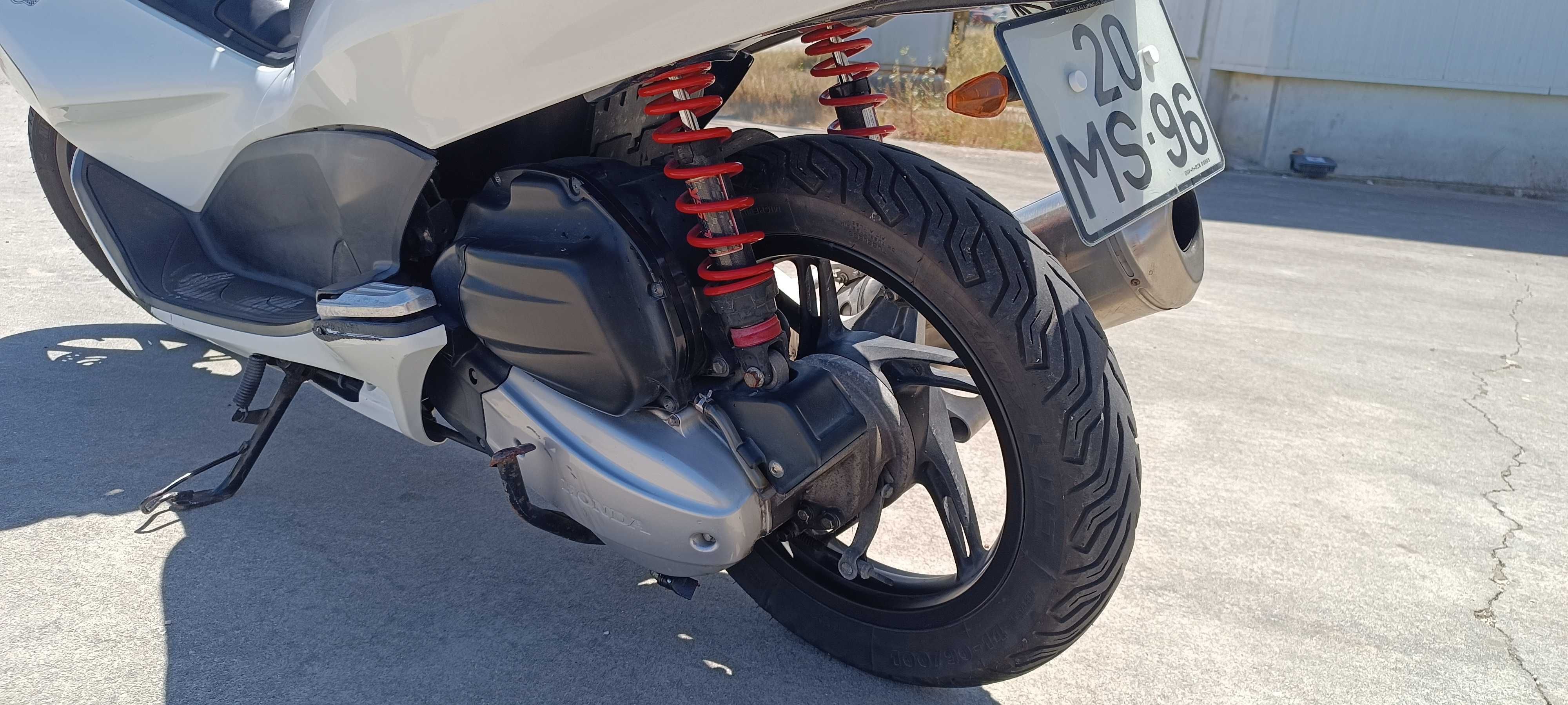 Honda PCX 125 muito econômico