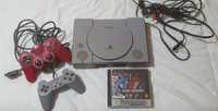 Playstation 1 com comandos e jogo