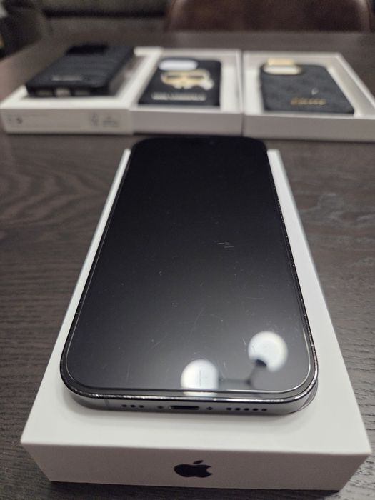 iPhone 14 Pro Space Black 128GB komplet z 3 pokrowcami gratis