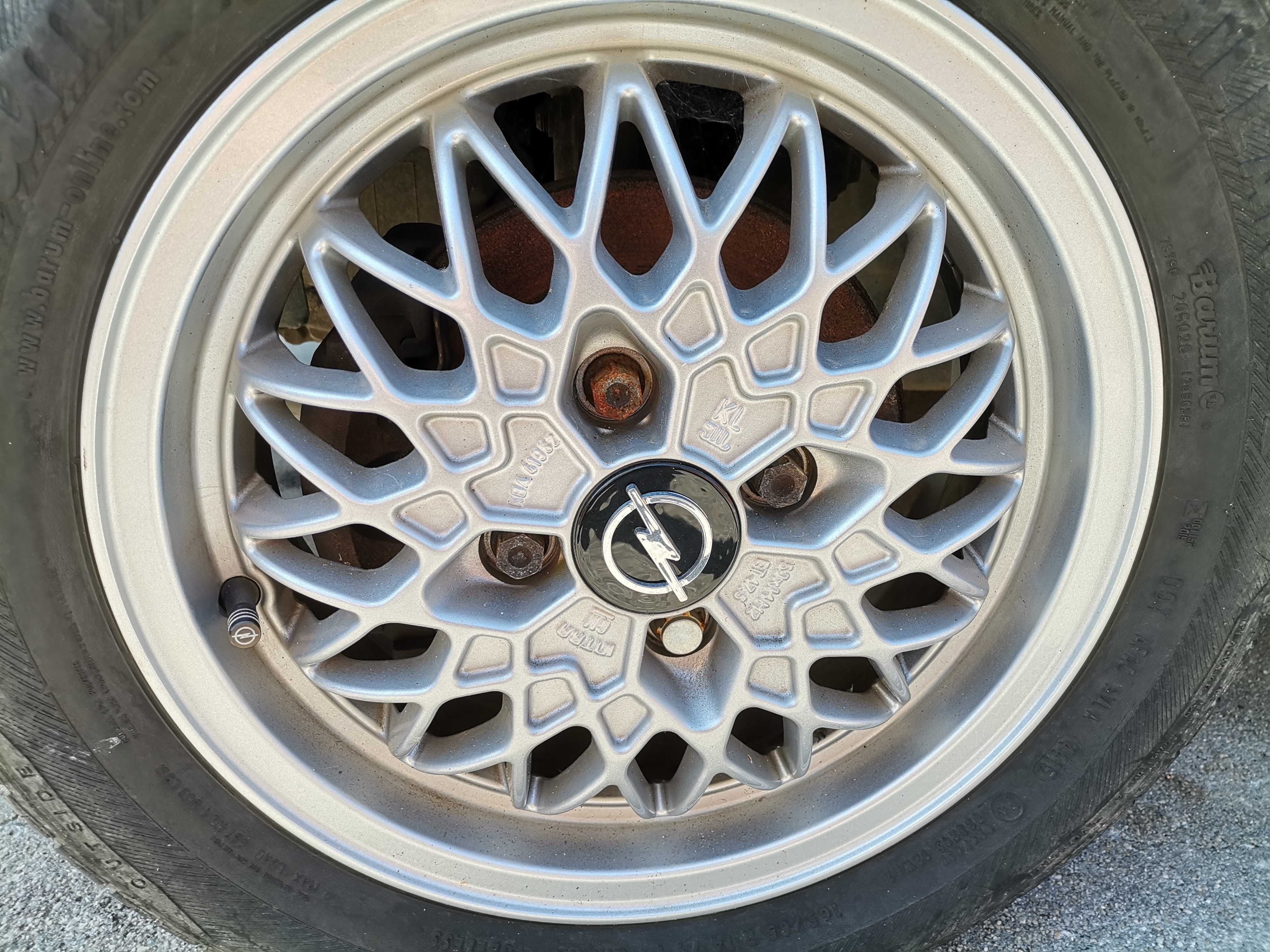 Jantes 14 4x100 GM (Opel Corsa) + Farol dianteiro direito