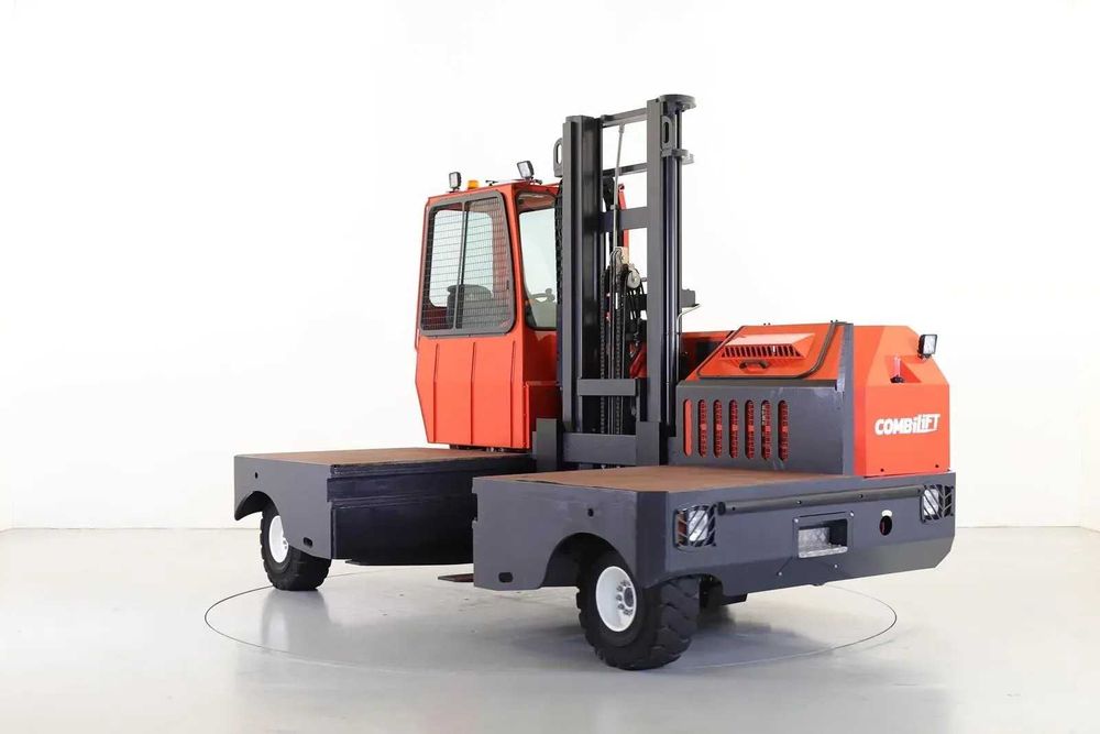 Диельний бічний 4-х ходовий навантажувач COMBILIFT C500SR (сайдлоадер)