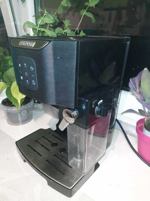 Ekspres ciśnieniowy kolbowy SENCOR SES 4040BK, Cappuccino, Latte