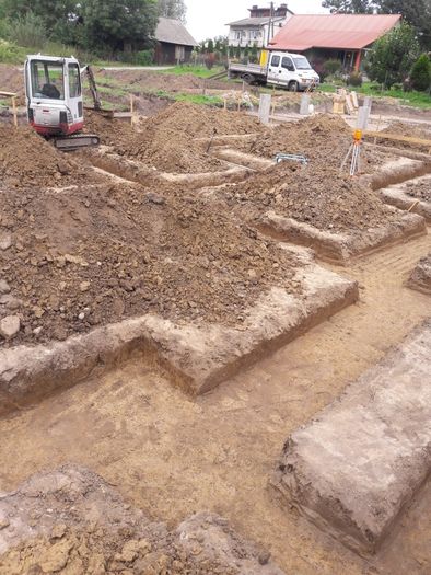 mini koparka minikoparka fundamenty przyłącza drenaże wyburzenia