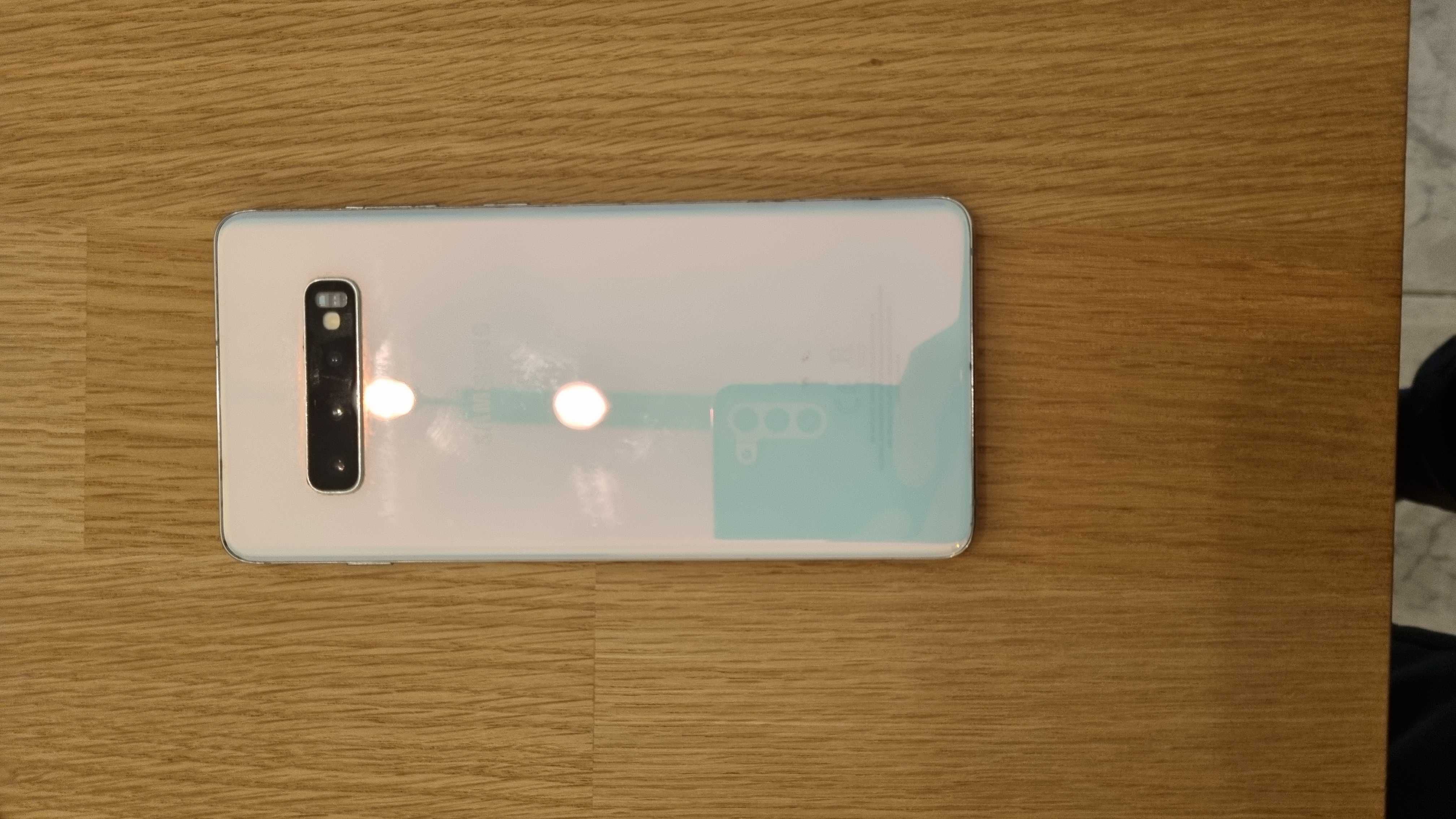 Samsung Galaxy S10+ 128GB – Visor rachado canto, quase imperceptível