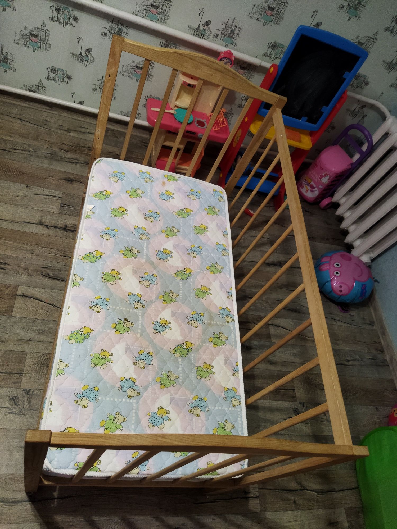 Кроватка дитяча з матрацом