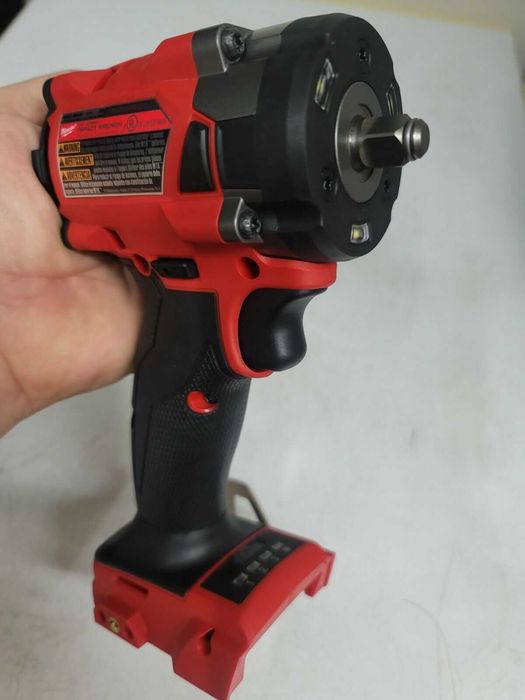 Milwaukee Fuel M18 Impact 1/2 completa com 2 baterias