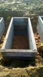 Betonowe piwnice grobowe grobowce katakumby pieczary nagrobki Produce