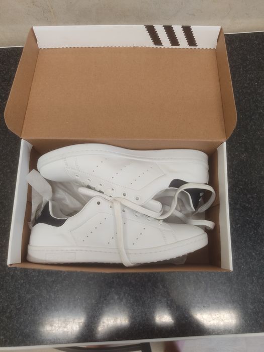 Adidas a estrear na caixa 42