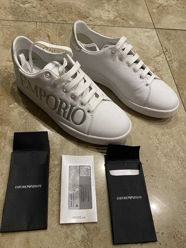 Emporio armani обалденные кеды , кью ар код есть