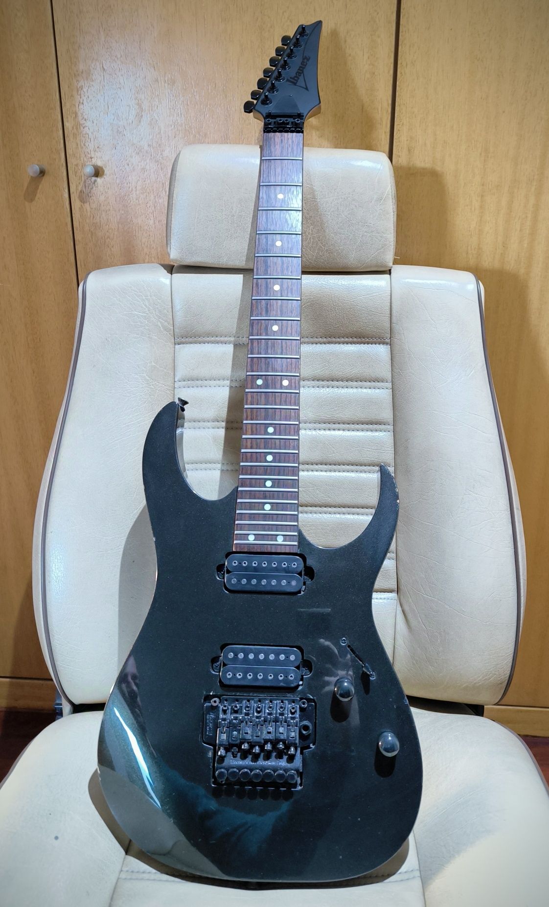 Pack Ibanez + Peavey + Boss