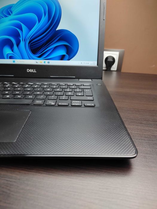LAPTOP | Dell Vostro | i7-10510U | Radeon 2GB | 16GB RAM 512SSD | W11