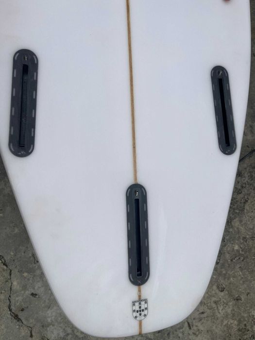 Prancha de surf 5'10" quase nova