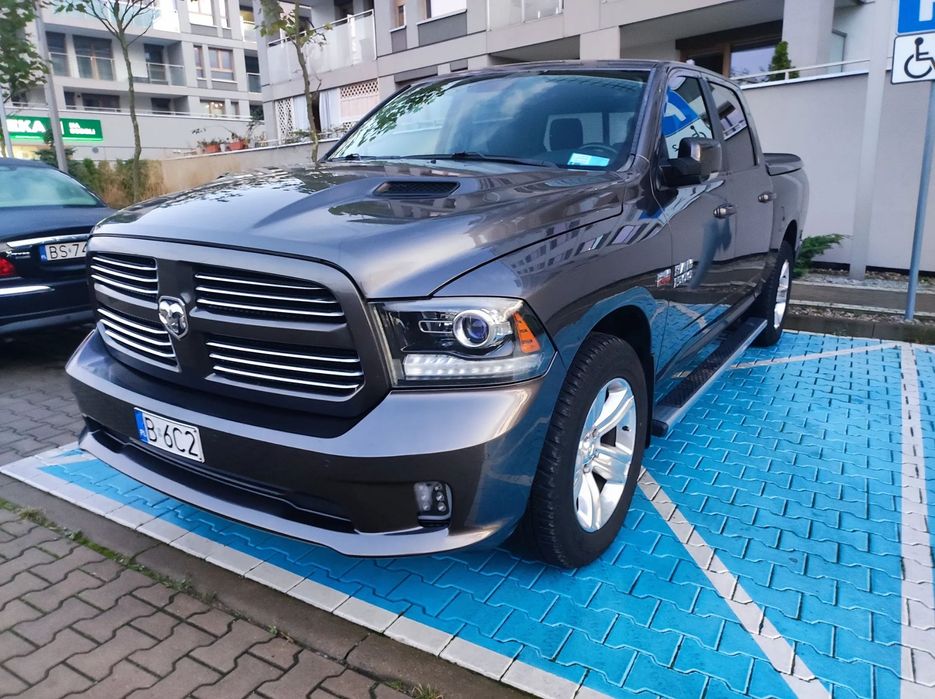 Dodge RAM Ram 1500 5.7 hemi . Pierwszy właściciel od nowości