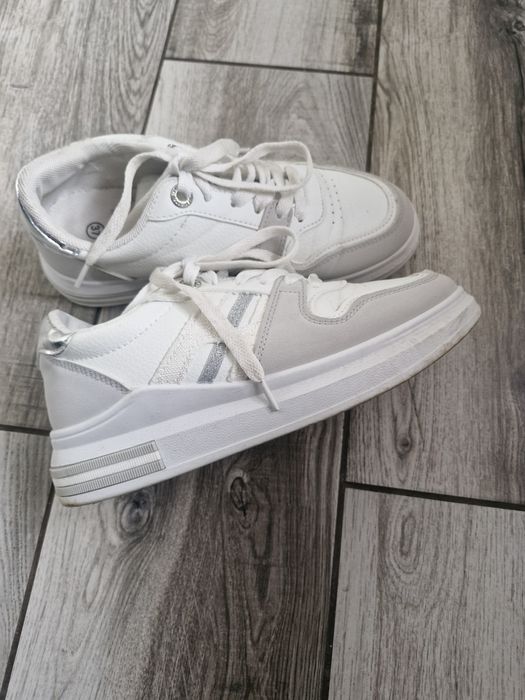 Buty sportowe biało-szare 37