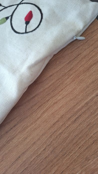 Poszewka świąteczna haftowana śliczna