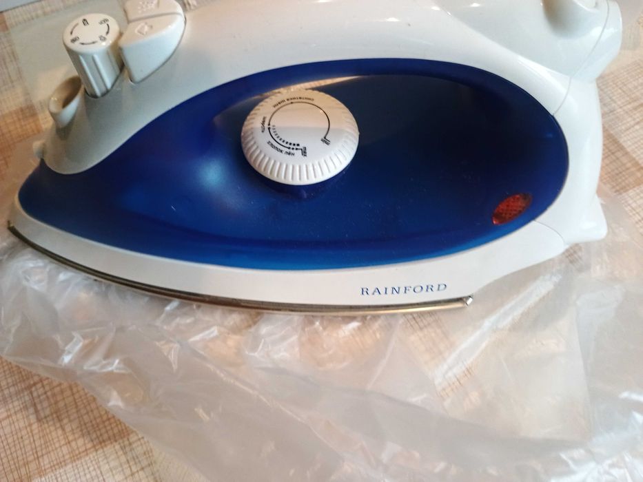 Продам утюг Rainford