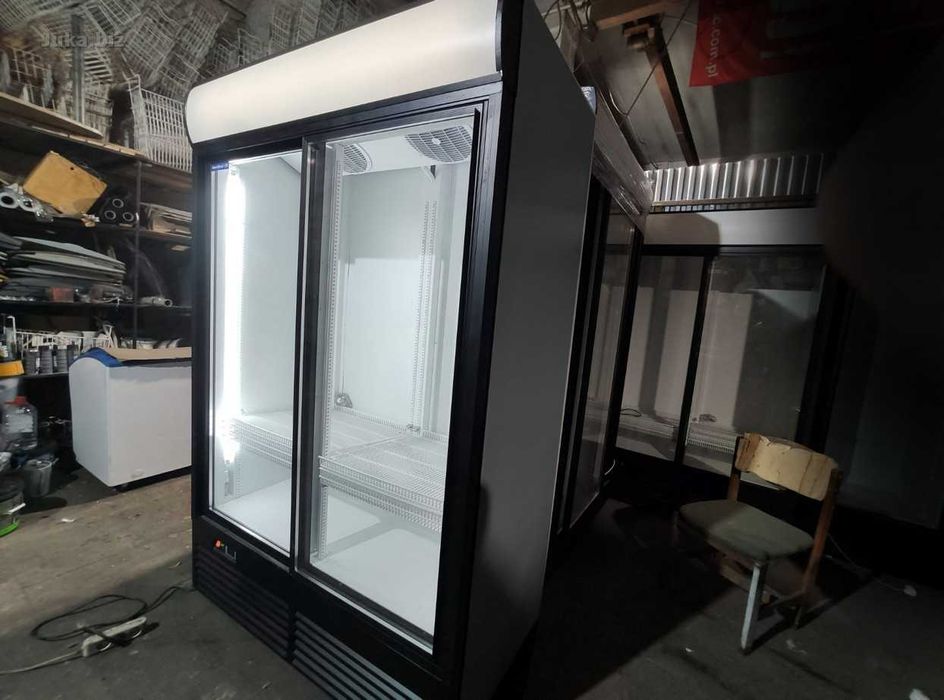 Холодильна шафа вітрина UBC Extra Large 1500 Антрацит. Стан супер