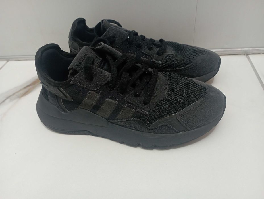 Кросівки Adidas у 32 розмірі