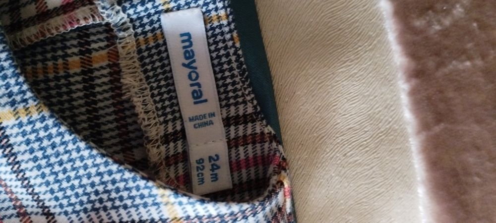 Vestido novo Mayoral. Com lindo feitio e xadrez