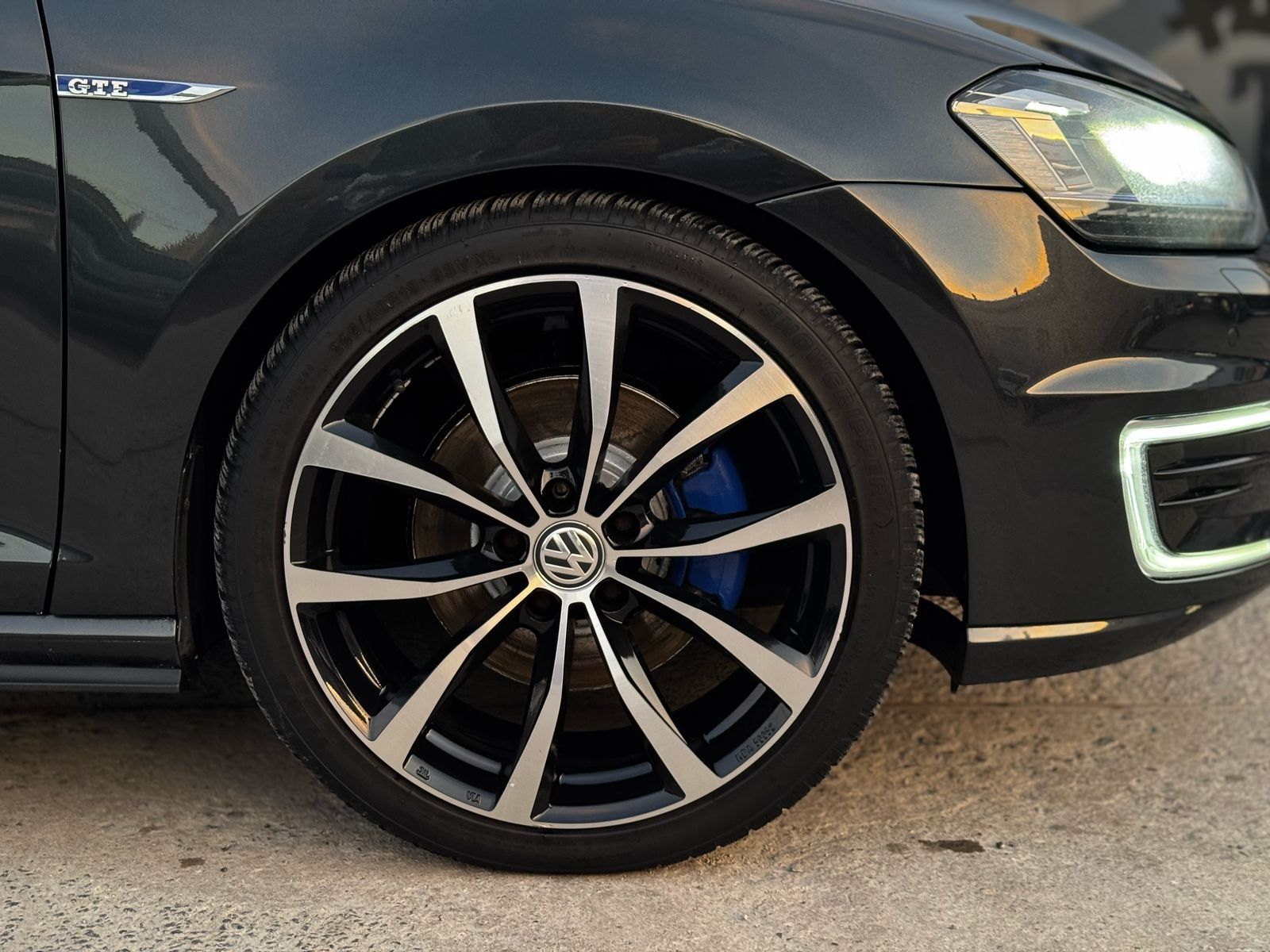 VOLKSWAGEN GOLF плагін гібрид 2015 рік