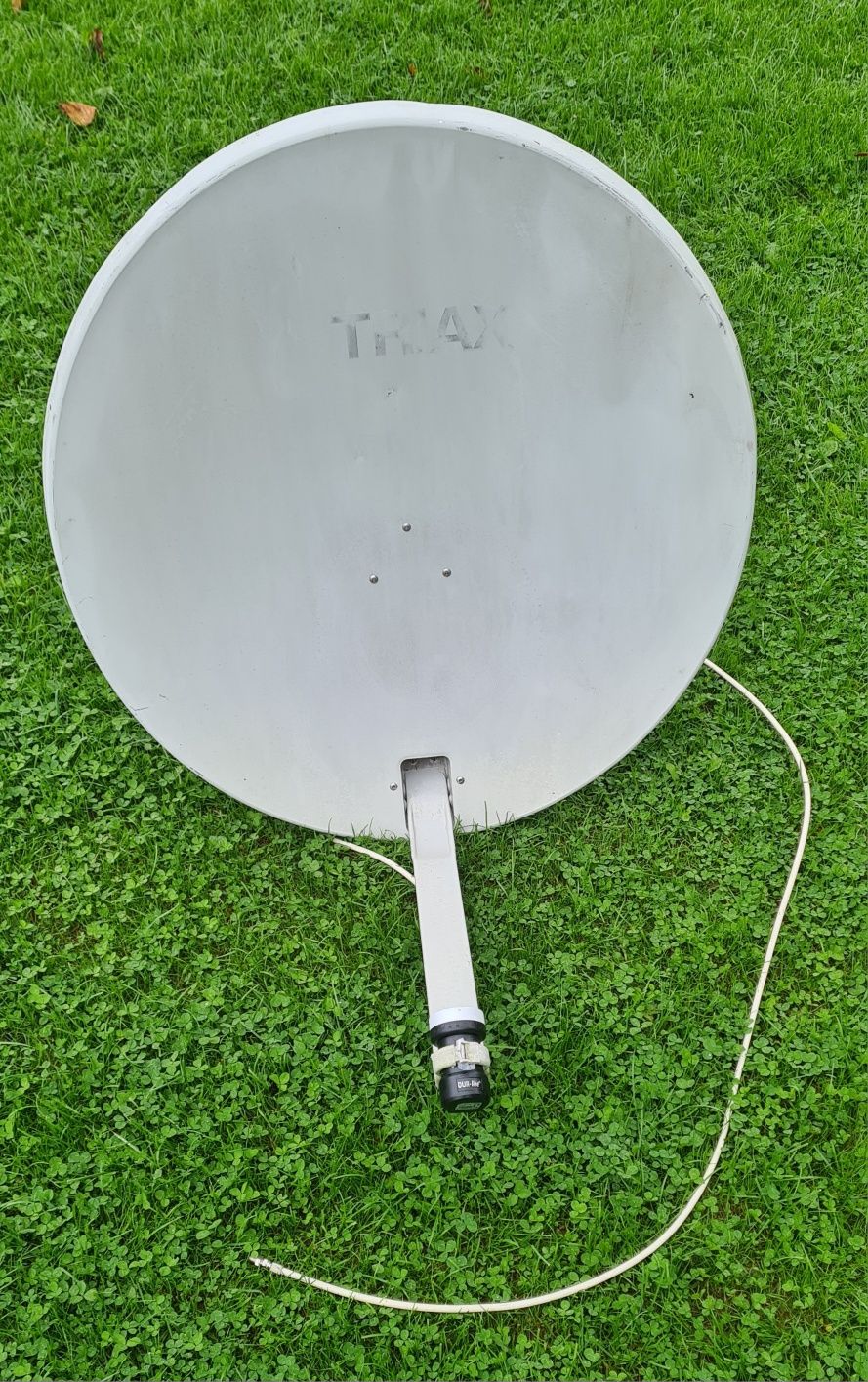 Aluminiowa Antena satelitarna TRIAX 80 cm wraz z akcesoriami