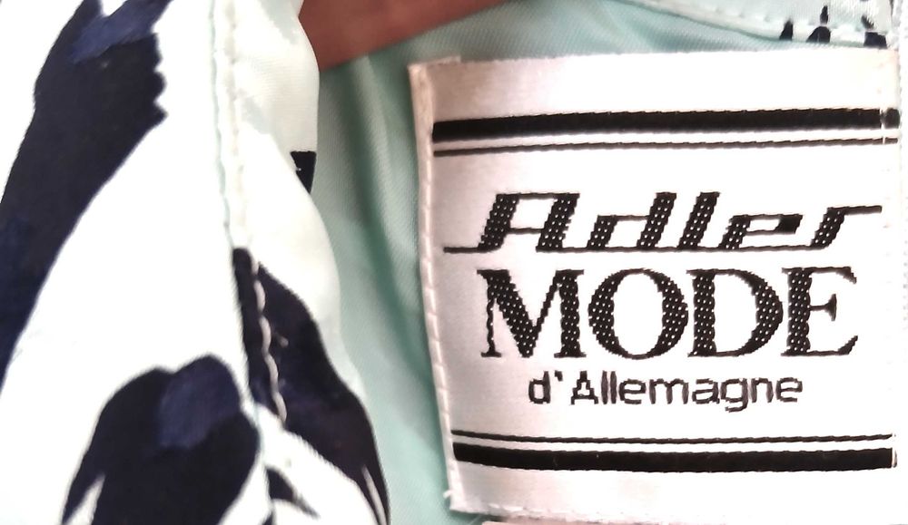 Нарядное платье с длинным рукавом. Германия.