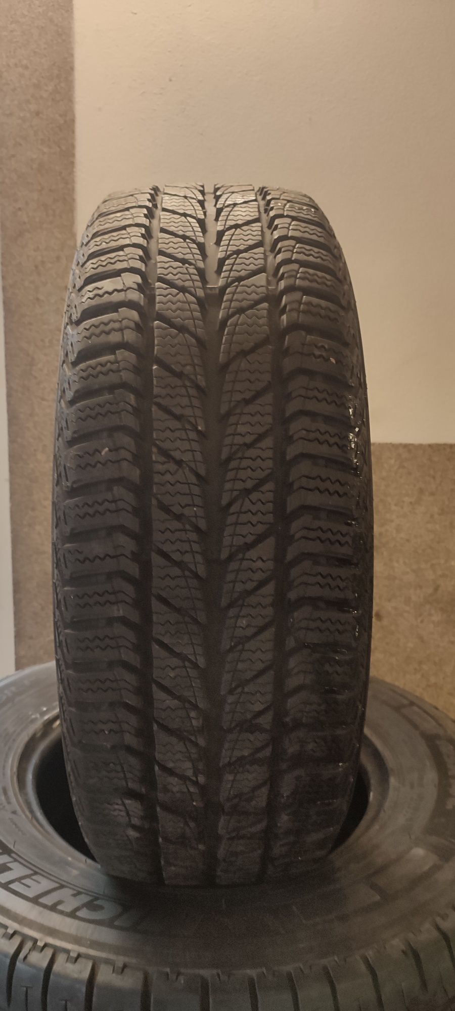 195/60R16c Uniroyal Snowmax 2 1szt zima